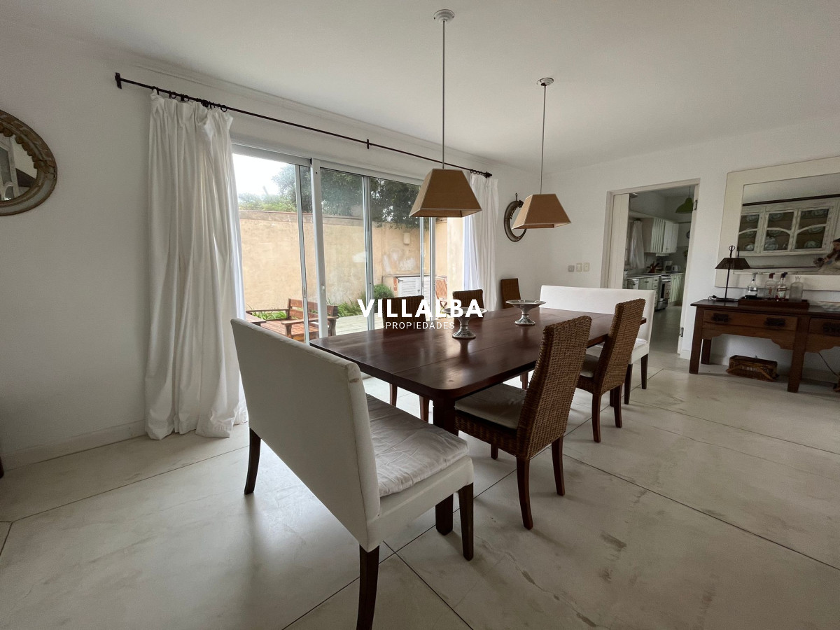 Apartamento ID.4191 - Casa en venta de 4 dormitorios, en la Península