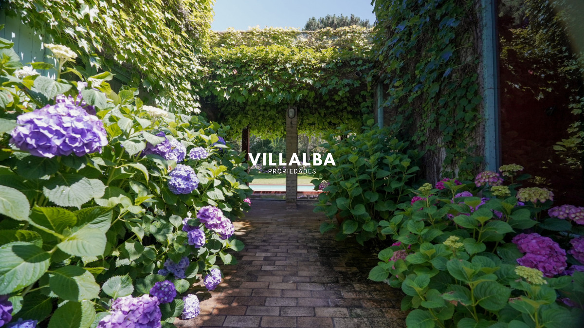 Casa ID.4195 - Casa en venta de 5 dormitorios en el Golf