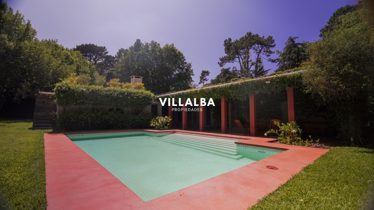 Casa ID.4195 - Casa en venta de 5 dormitorios en el Golf