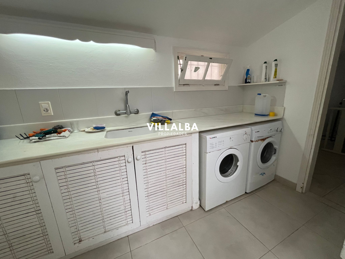 Apartamento ID.4191 - Casa en venta de 4 dormitorios, en la Península
