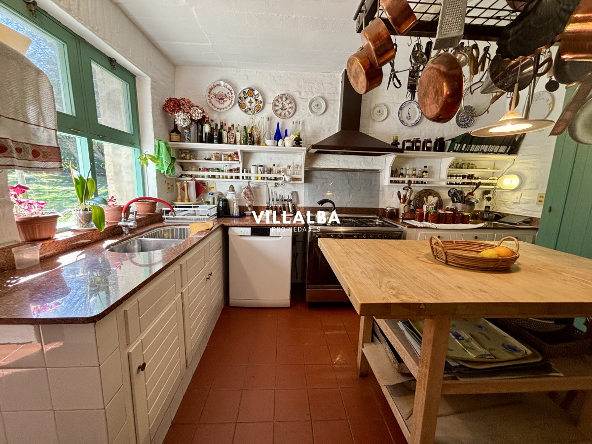 Casa ID.4195 - Casa en venta de 5 dormitorios en el Golf