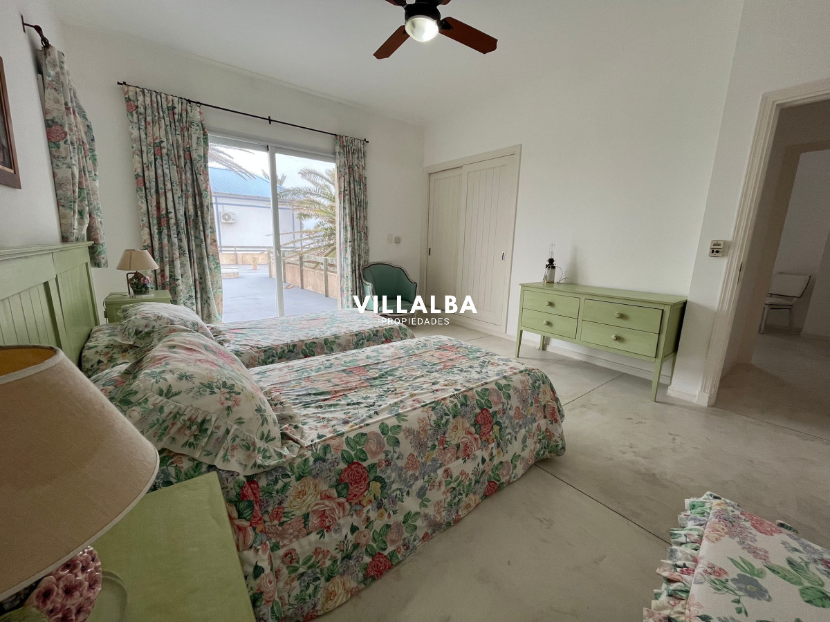 Apartamento ID.4191 - Casa en venta de 4 dormitorios, en la Península