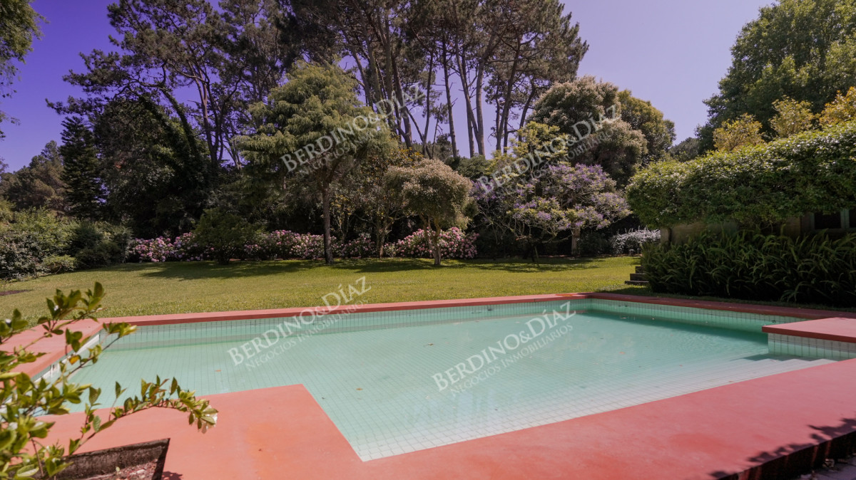Casa ID.3183 - Venta casa de 5 dormitorios en barrio Golf, Punta del Este