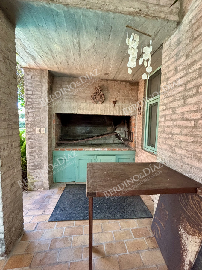 Casa ID.3183 - Venta casa de 5 dormitorios en barrio Golf, Punta del Este