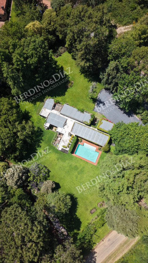Casa ID.3183 - Venta casa de 5 dormitorios en barrio Golf, Punta del Este