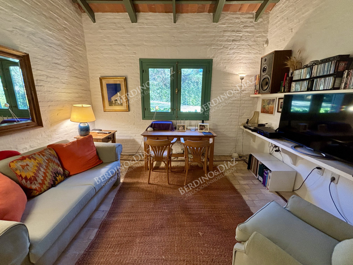 Casa ID.3183 - Venta casa de 5 dormitorios en barrio Golf, Punta del Este