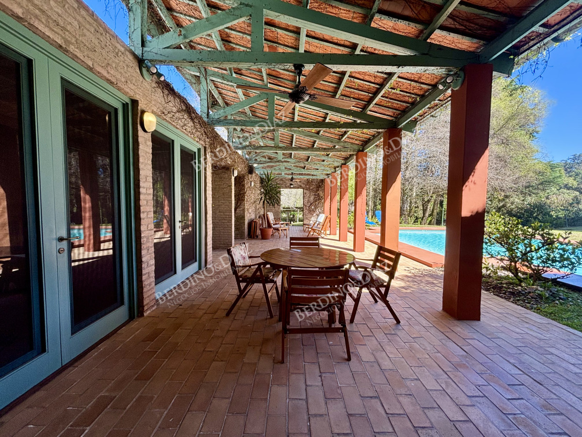 Casa ID.3183 - Venta casa de 5 dormitorios en barrio Golf, Punta del Este
