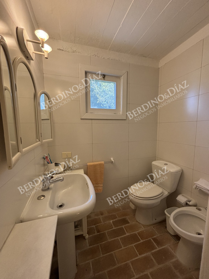 Casa ID.3183 - Venta casa de 5 dormitorios en barrio Golf, Punta del Este