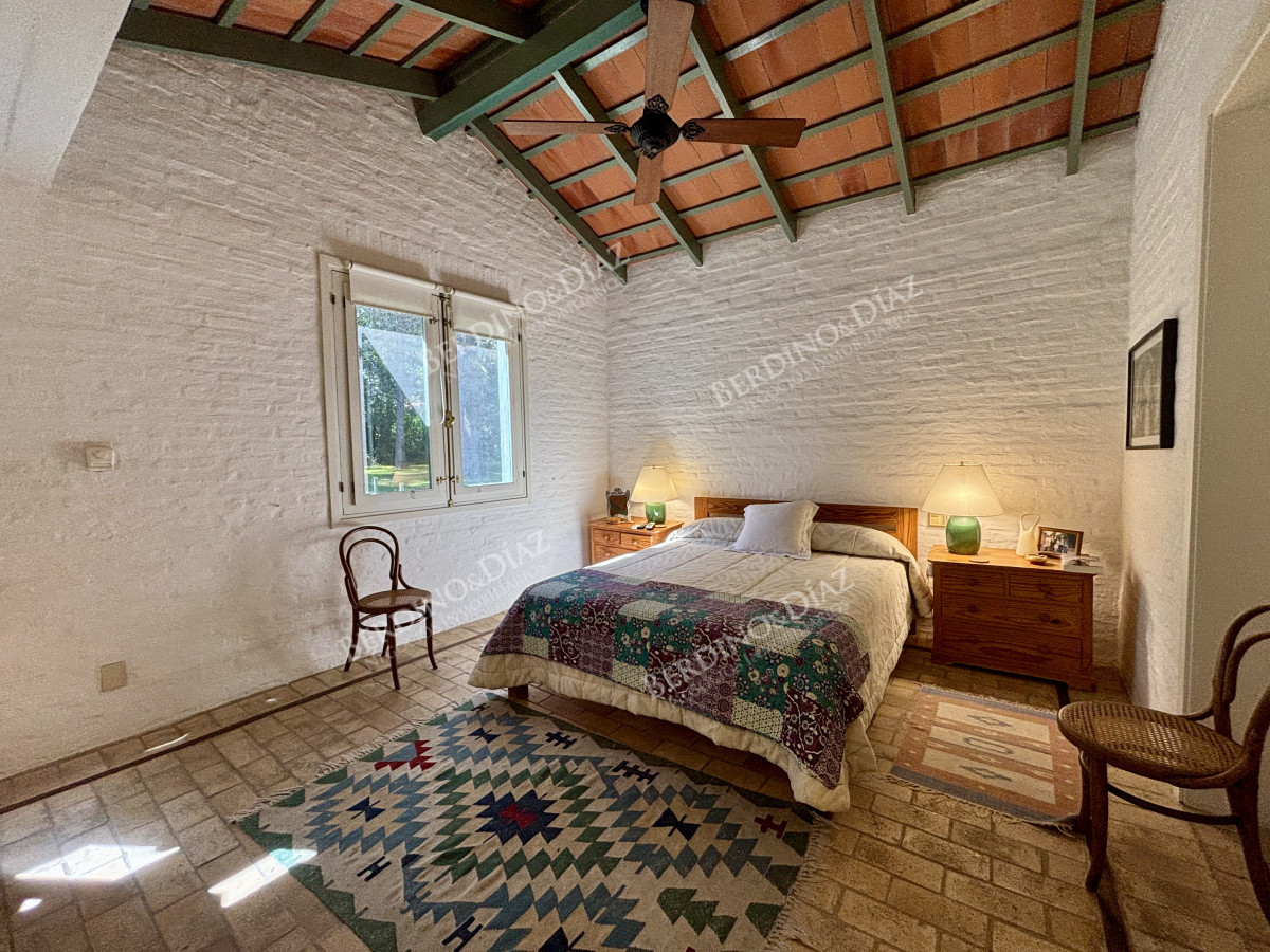 Casa ID.3183 - Venta casa de 5 dormitorios en barrio Golf, Punta del Este