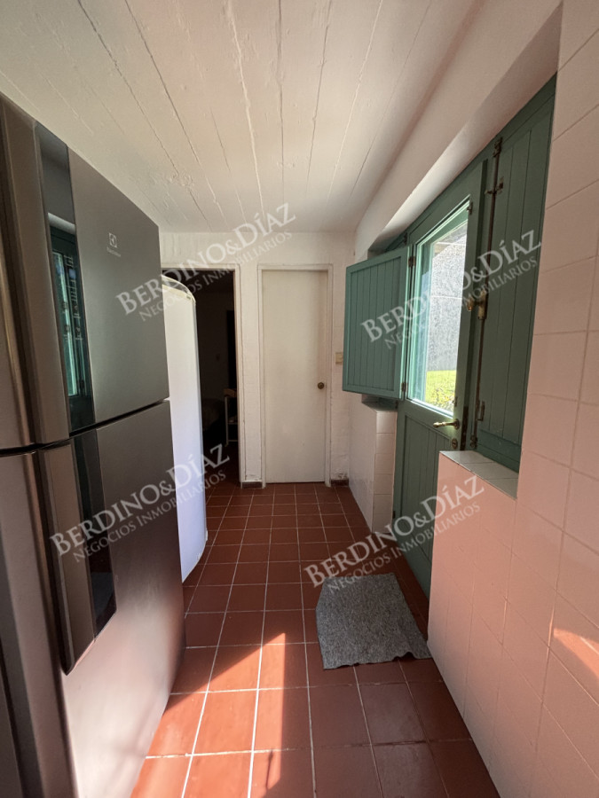 Casa ID.3183 - Venta casa de 5 dormitorios en barrio Golf, Punta del Este