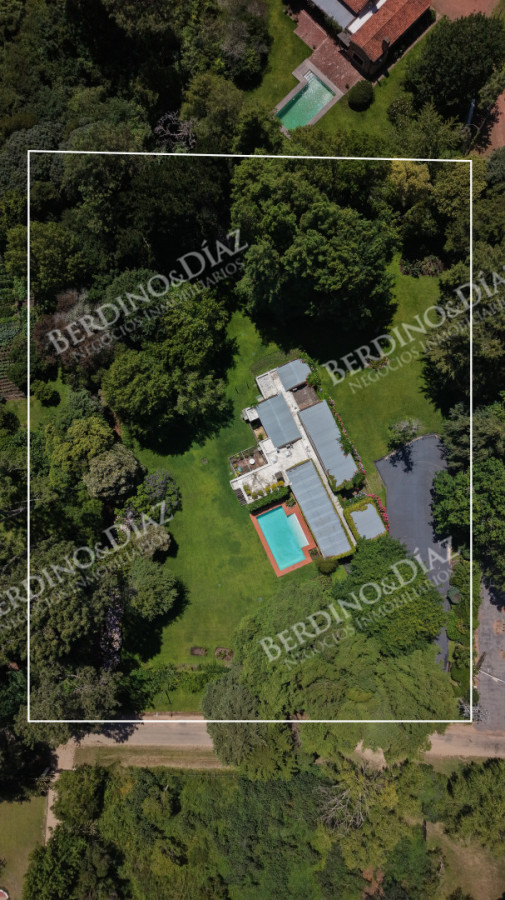 Casa ID.3183 - Venta casa de 5 dormitorios en barrio Golf, Punta del Este