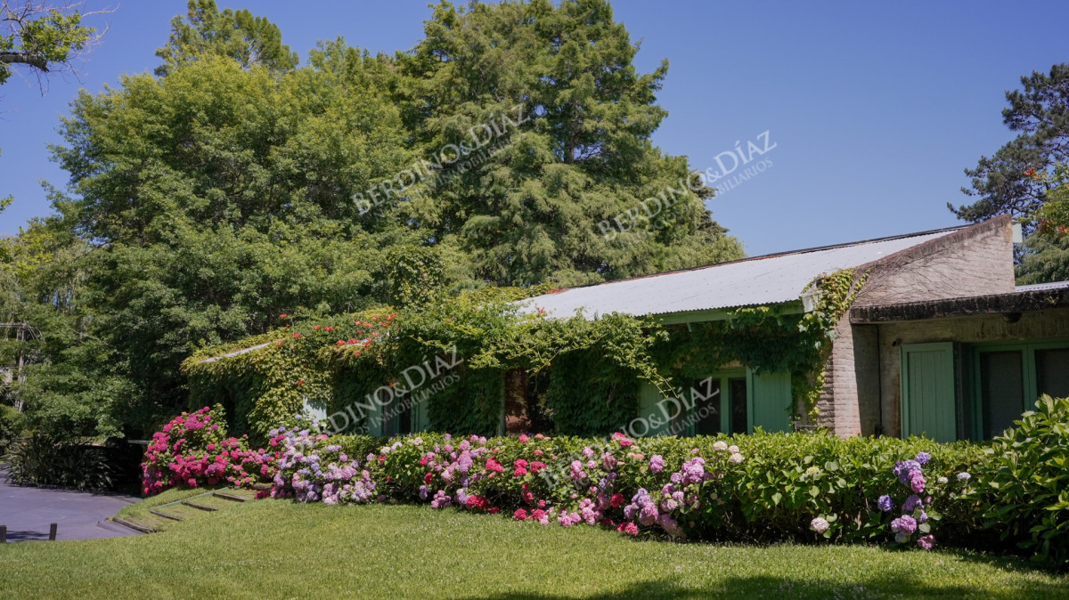 Casa ID.3183 - Venta casa de 5 dormitorios en barrio Golf, Punta del Este