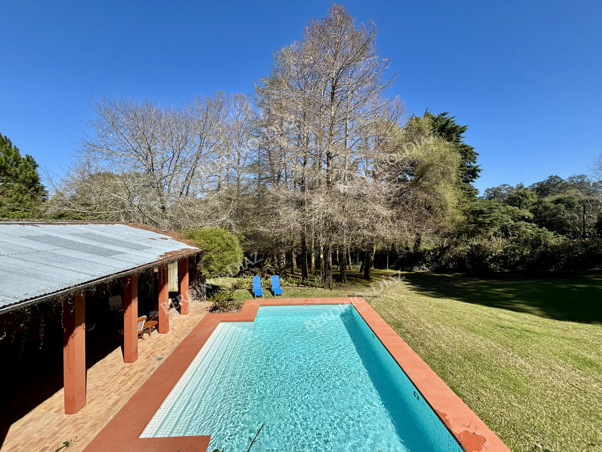 Casa ID.3183 - Venta casa de 5 dormitorios en barrio Golf, Punta del Este