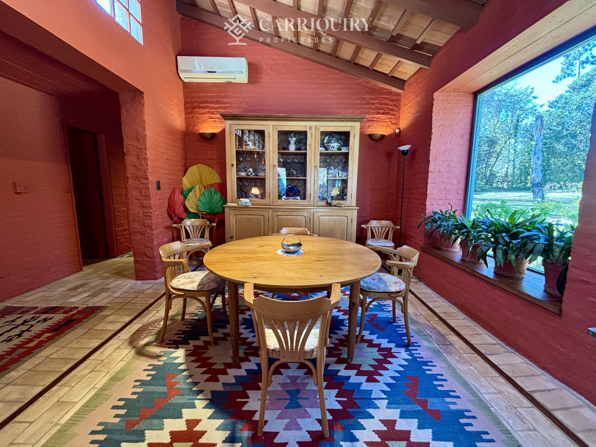 Casa ID.10411/ESPECTACULAR-CASA-EN-ZONA-SHOPPING- - Venta casa de 5 dormitorios en barrio Golf, Punta del Este