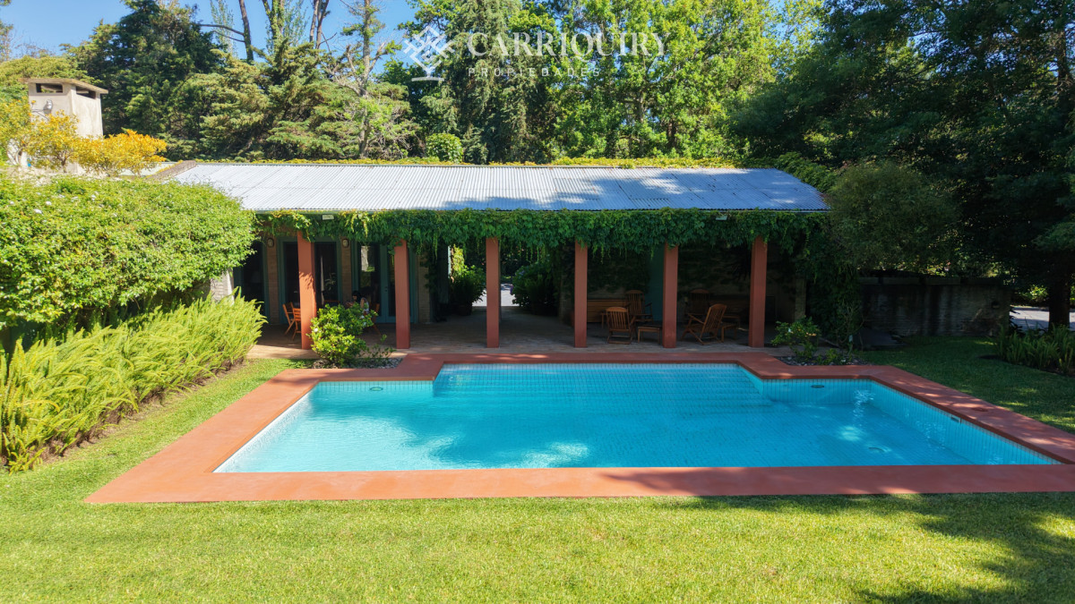 Casa ID.10411/ESPECTACULAR-CASA-EN-ZONA-SHOPPING- - Venta casa de 5 dormitorios en barrio Golf, Punta del Este