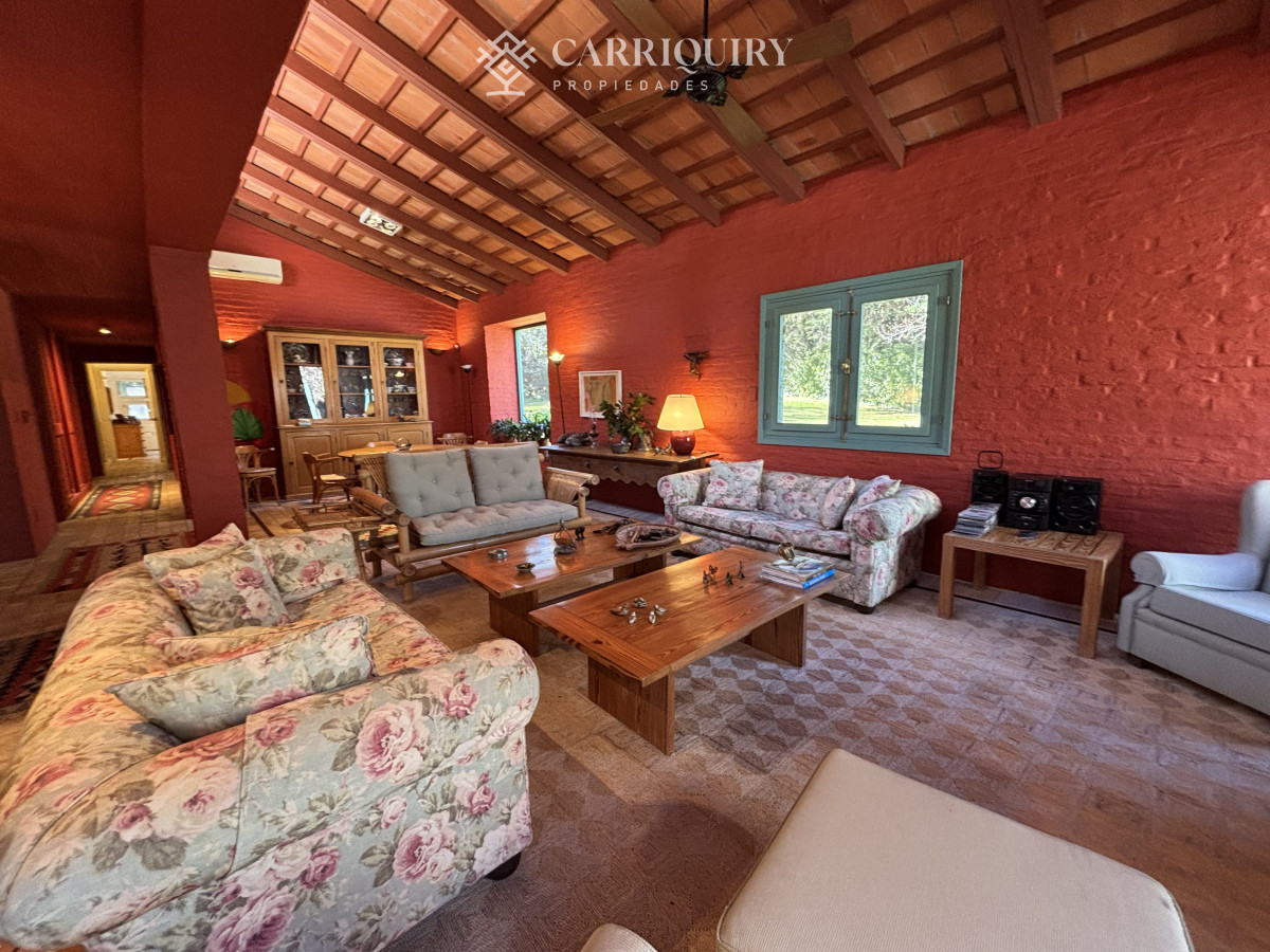 Casa ID.10411/ESPECTACULAR-CASA-EN-ZONA-SHOPPING- - Venta casa de 5 dormitorios en barrio Golf, Punta del Este