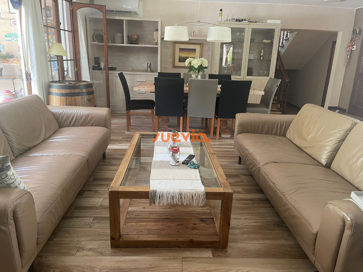 Casa ID.5298 - Casa en venta de 4 dormitorios en playa Mansa