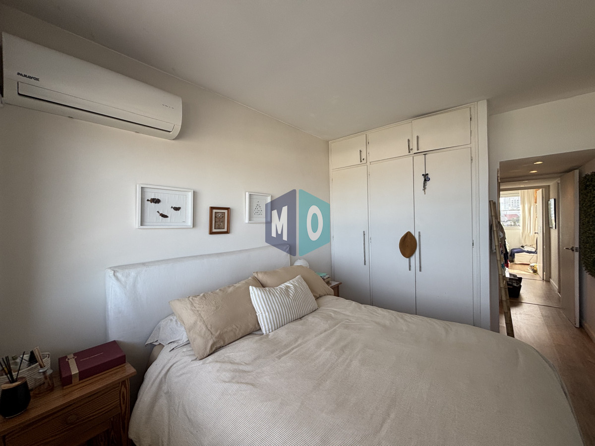 Apartamento ID.755 - Apartamento en Venta, de 2 dormitorios, playa brava! Reciclado! 