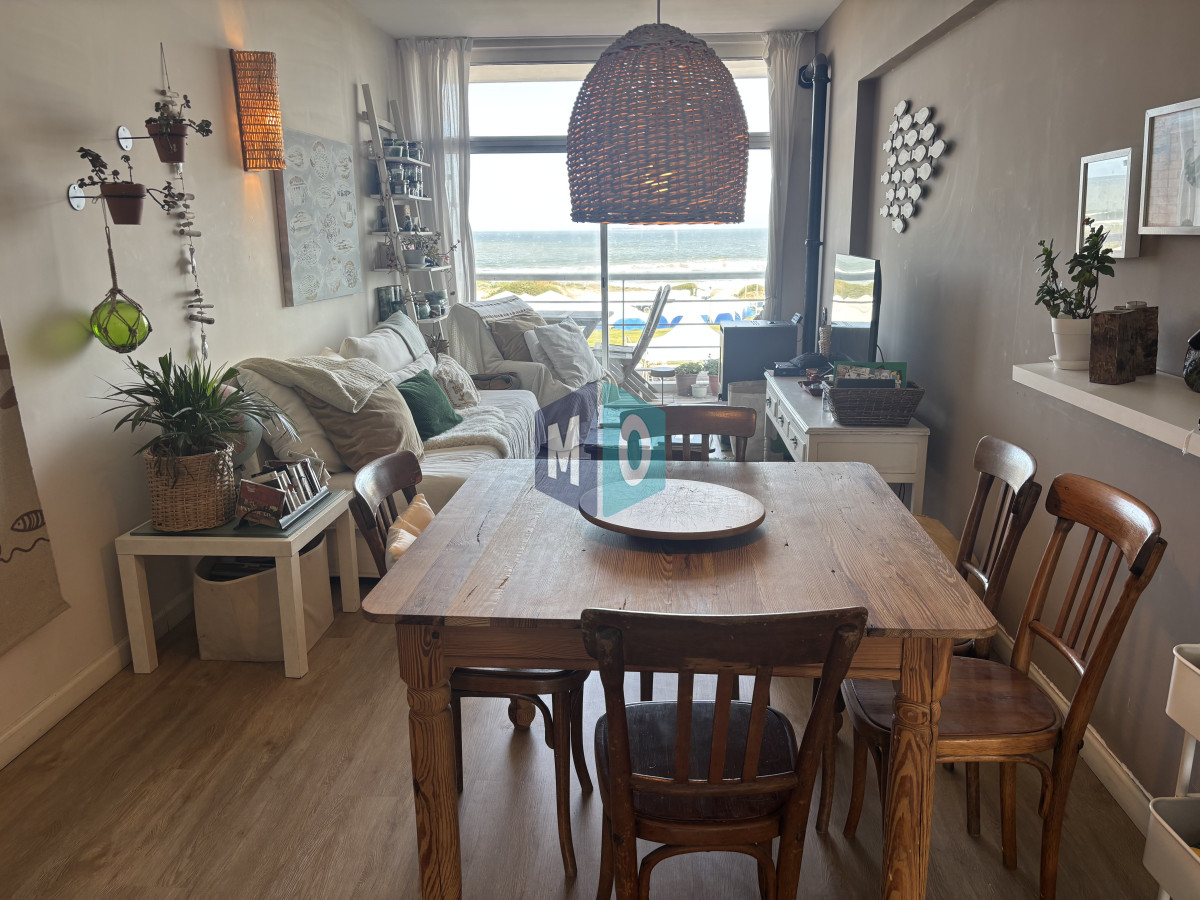 Apartamento ID.755 - Apartamento en Venta, de 2 dormitorios, playa brava! Reciclado! 