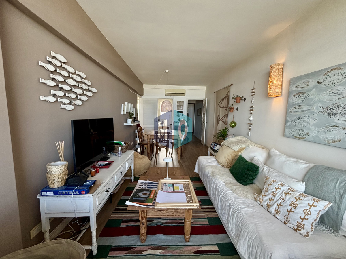 Apartamento ID.755 - Apartamento en Venta, de 2 dormitorios, playa brava! Reciclado! 