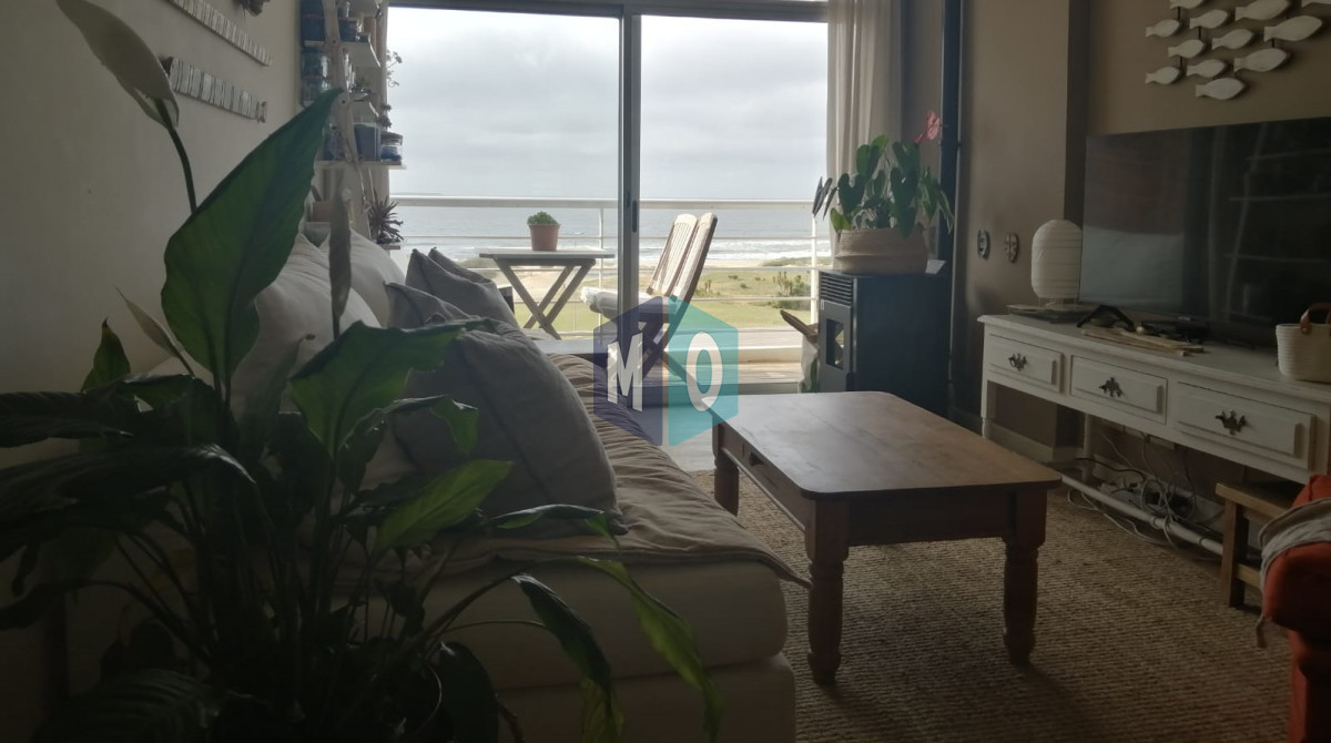 Apartamento ID.755 - Apartamento en Venta, de 2 dormitorios, playa brava! Reciclado! 
