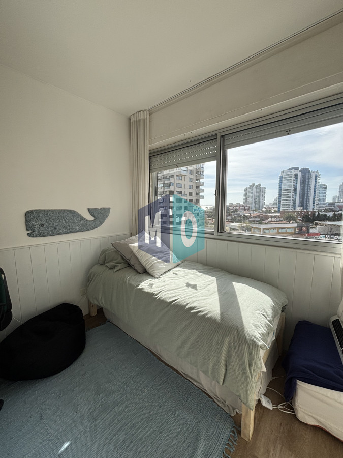 Apartamento ID.755 - Apartamento en Venta, de 2 dormitorios, playa brava! Reciclado! 