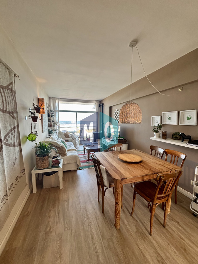 Apartamento ID.755 - Apartamento en Venta, de 2 dormitorios, playa brava! Reciclado! 