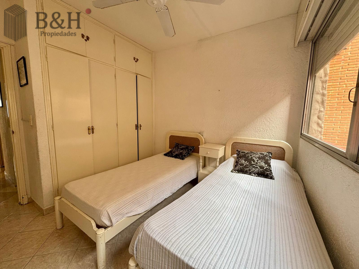 Apartamento ID.6453 - Apartamento en venta de 2 dormitorios, en playa Brava 