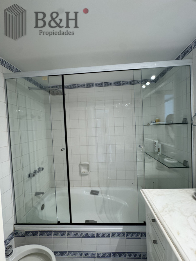 Apartamento ID.1597 - Apartamento en alquiler temporal, de 3 dormitorios. en zona brava!