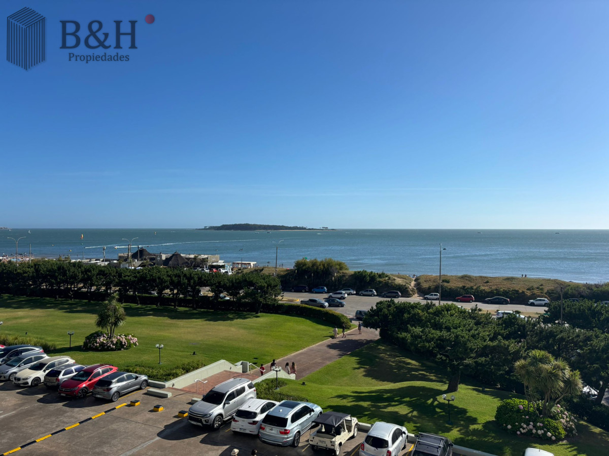 Apartamento ID.6249 - Apartamento en alquiler temporal, de 3 dormitorios, en playa mansa.