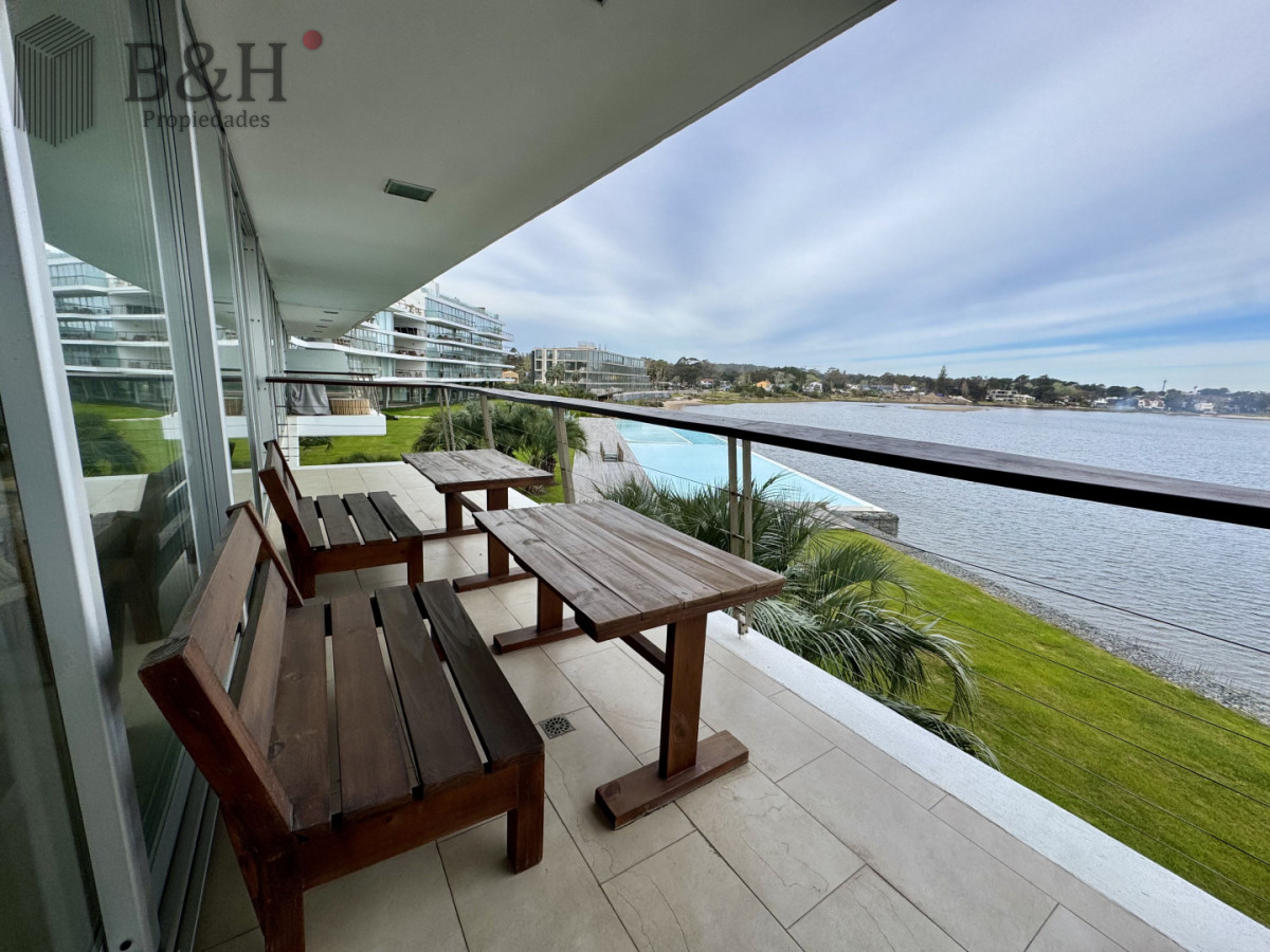 Apartamento ID.3647 - Apartamento en venta de 3 dormitorios en La Barra