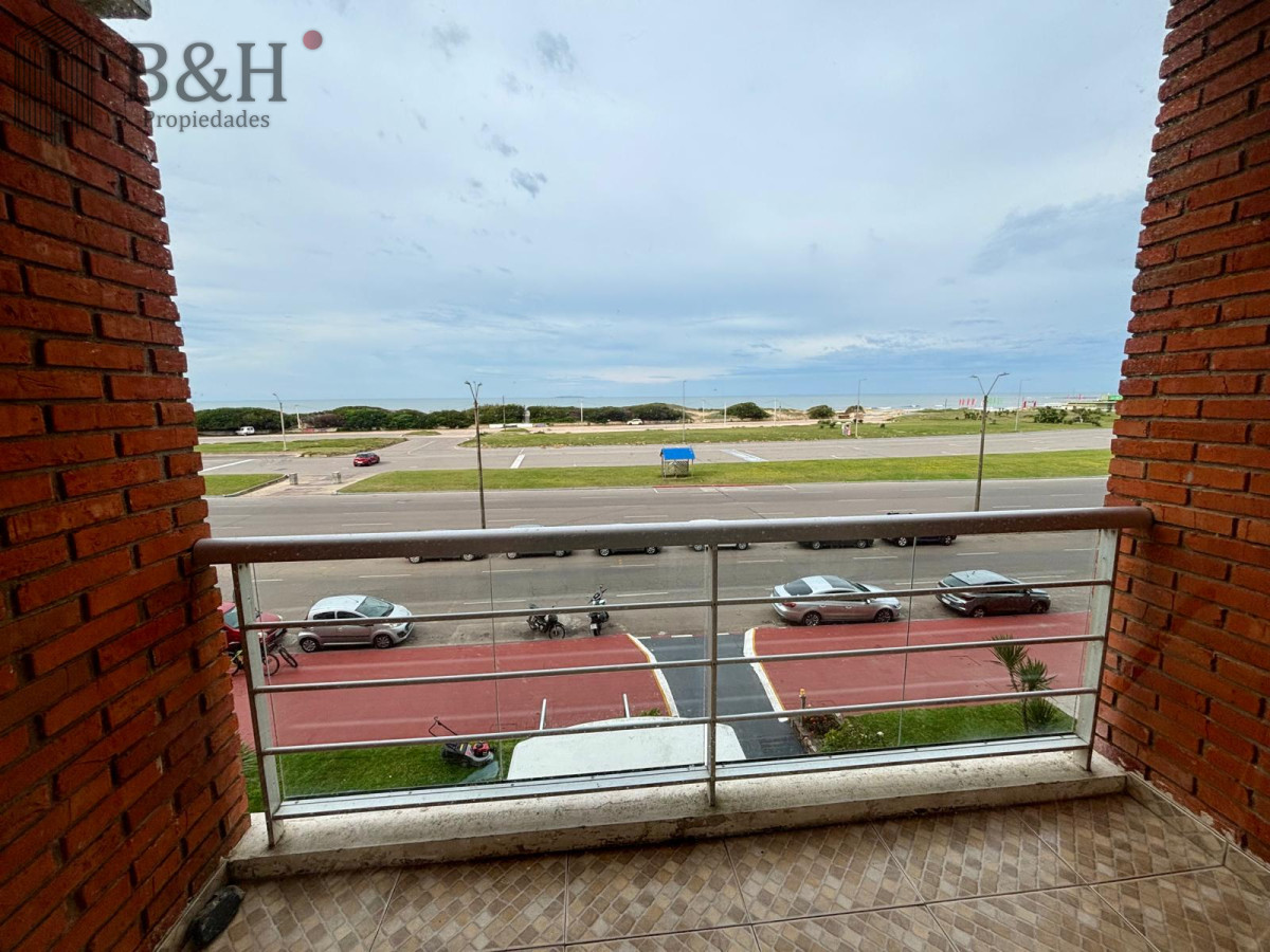 Apartamento ID.6453 - Apartamento en venta de 2 dormitorios, en playa Brava 
