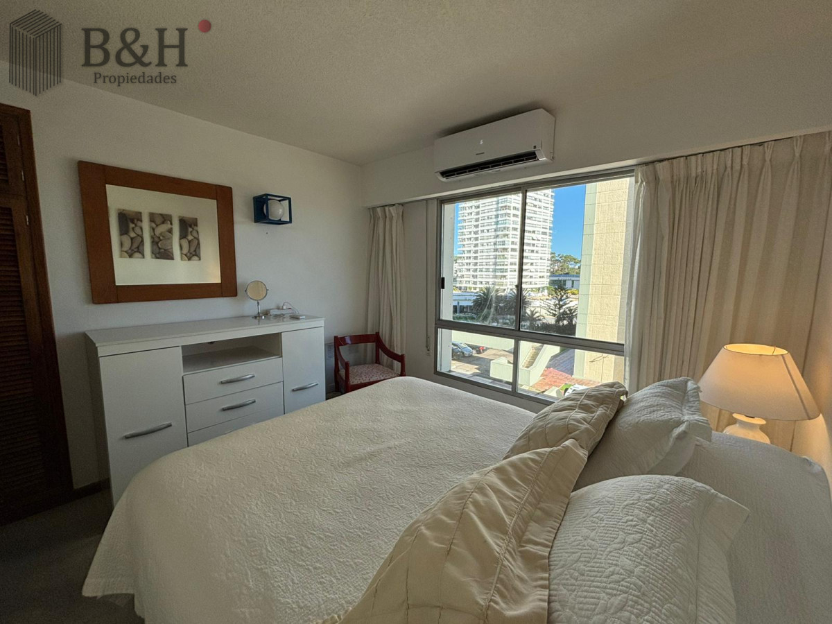 Apartamento ID.6249 - Apartamento en alquiler temporal, de 3 dormitorios, en playa mansa.