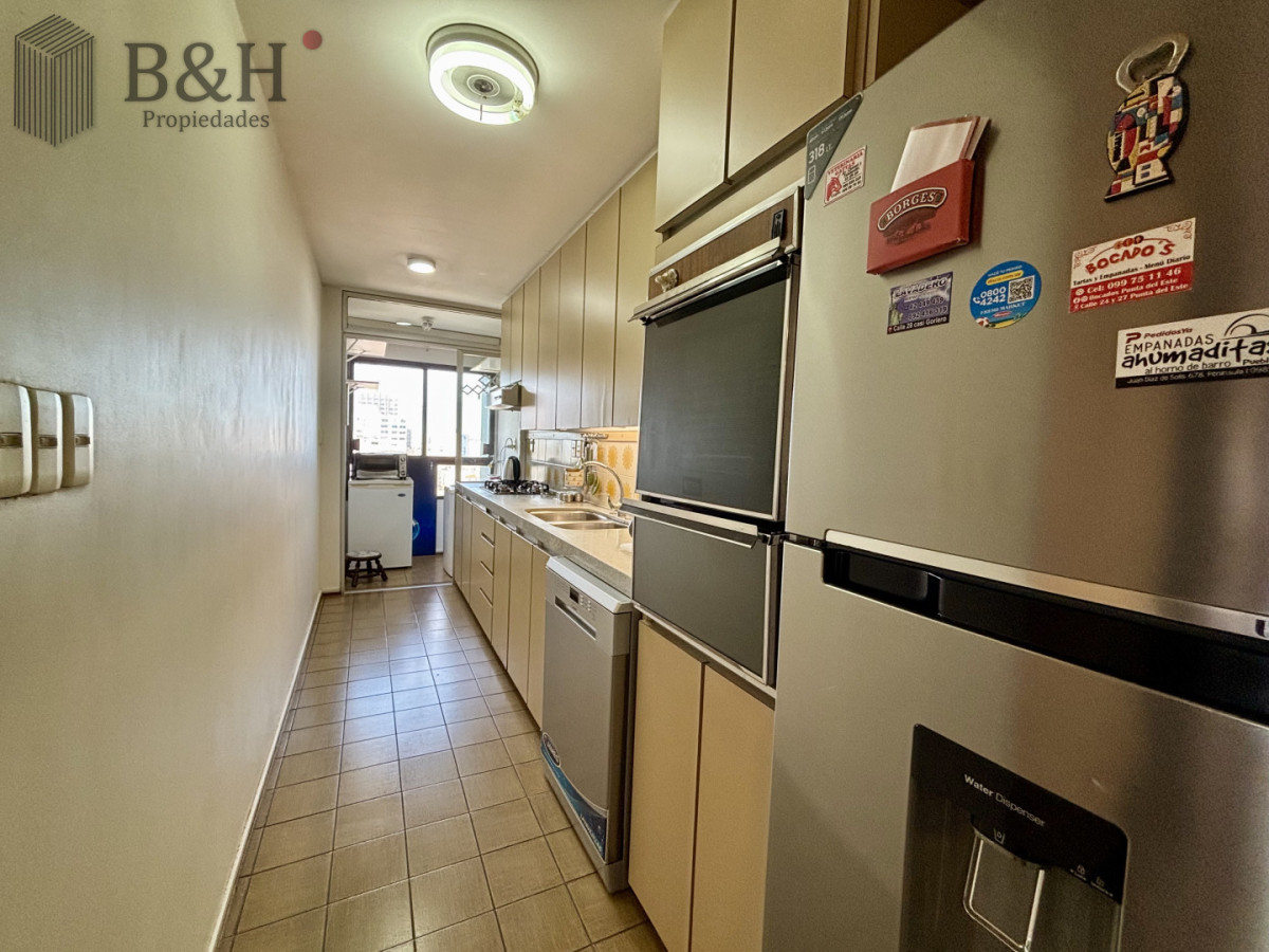 Apartamento ID.7445 - Venta apartamento 2 dormitorios y medio en Península 