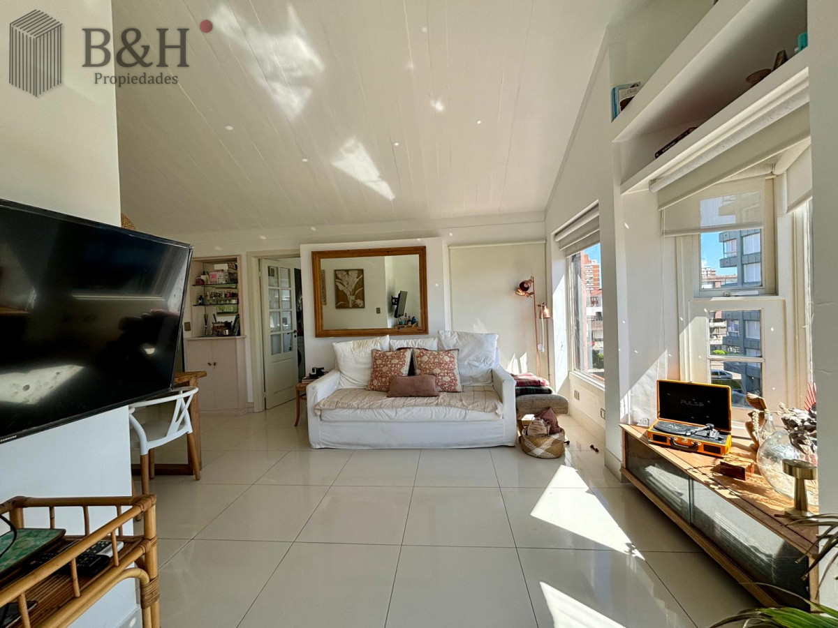Apartamento ID.7631 - Apartamento en venta de 2 dormitorios, en peninsula.