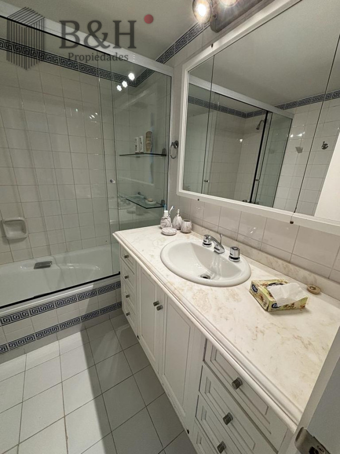Apartamento ID.1597 - Apartamento en alquiler temporal, de 3 dormitorios. en zona brava!