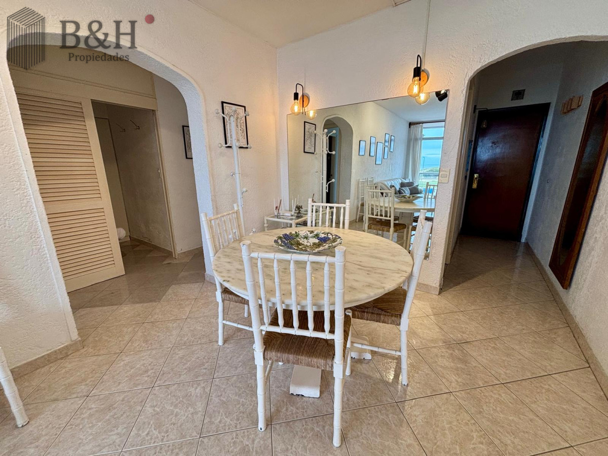 Apartamento ID.6453 - Apartamento en venta de 2 dormitorios, en playa Brava 