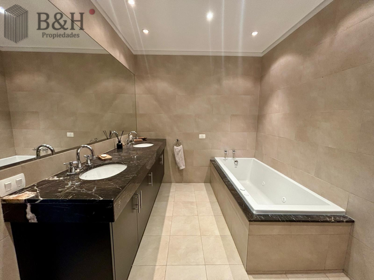 Apartamento ID.3647 - Apartamento en venta de 3 dormitorios en La Barra