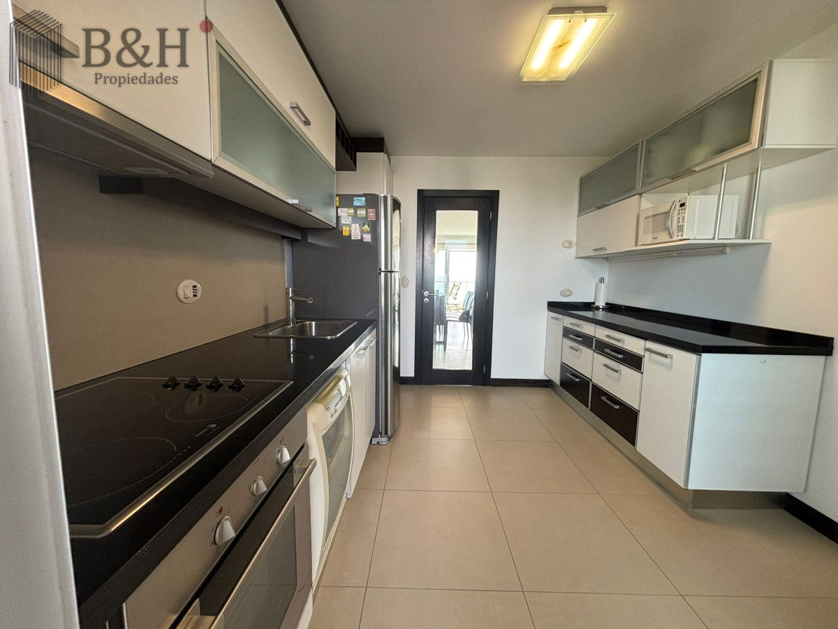 Apartamento ID.5055 - Apartamento en alquiler invernal de 3 suites en Gala Tower playa mansa