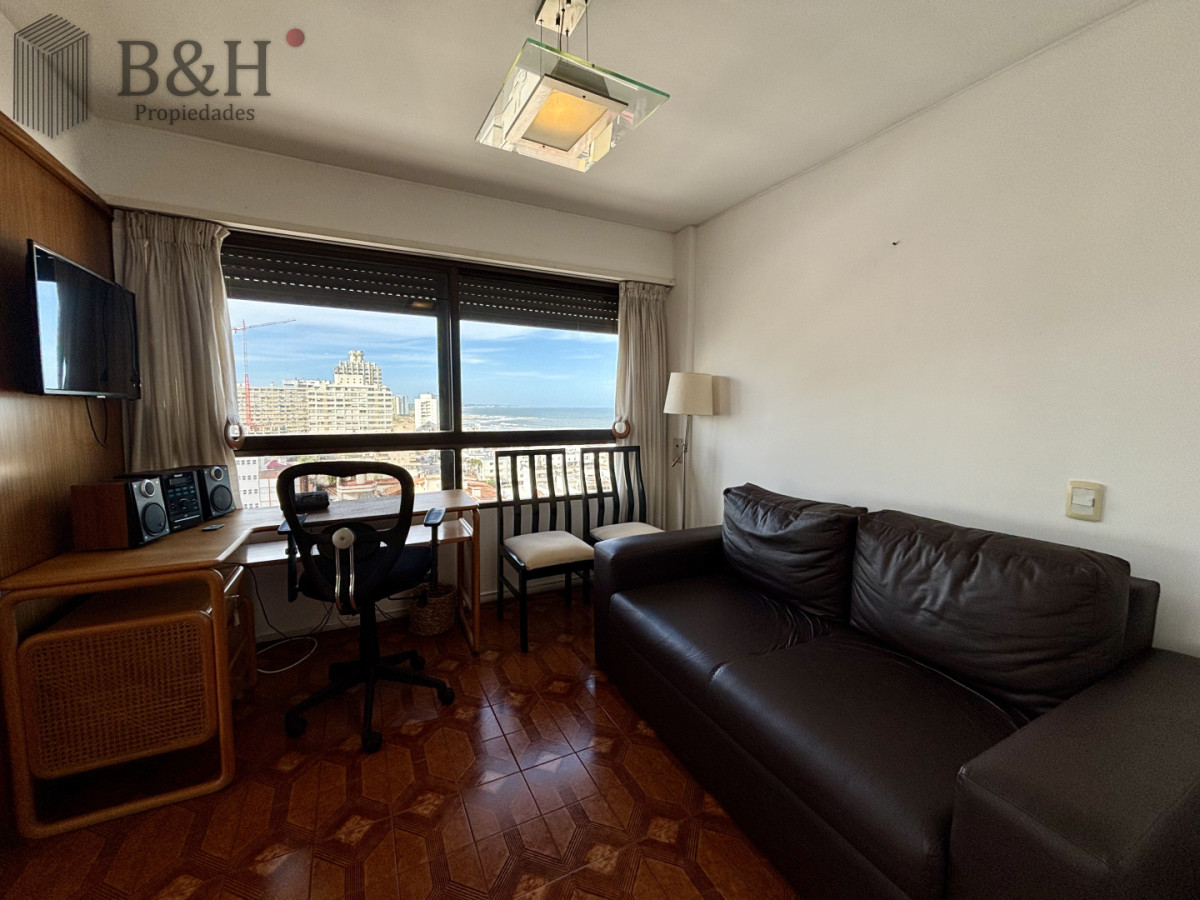 Apartamento ID.7445 - Venta apartamento 2 dormitorios y medio en Península 