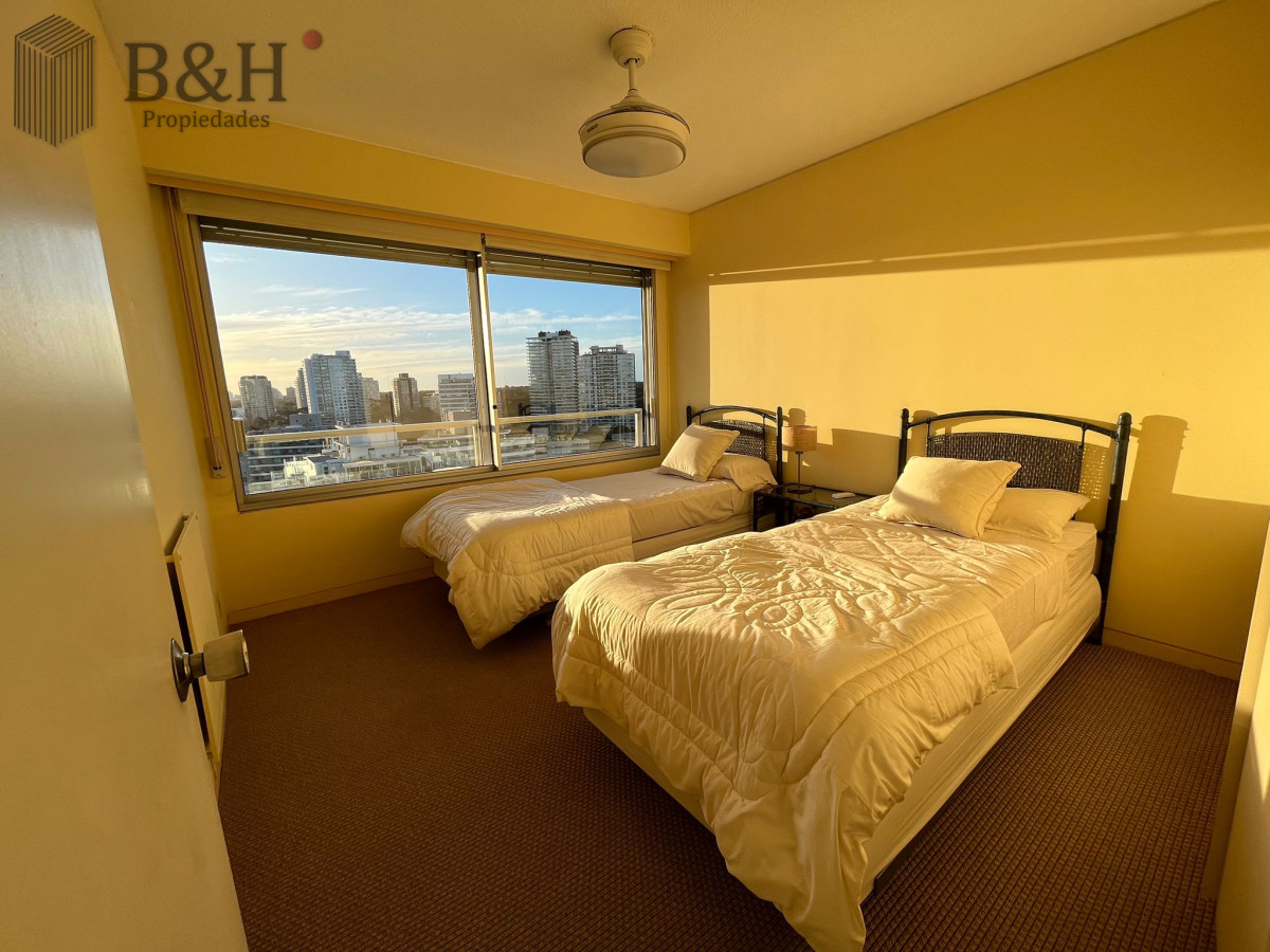 Apartamento ID.685 - Apartamento en venta playa brava - piso alto en Tiburon II