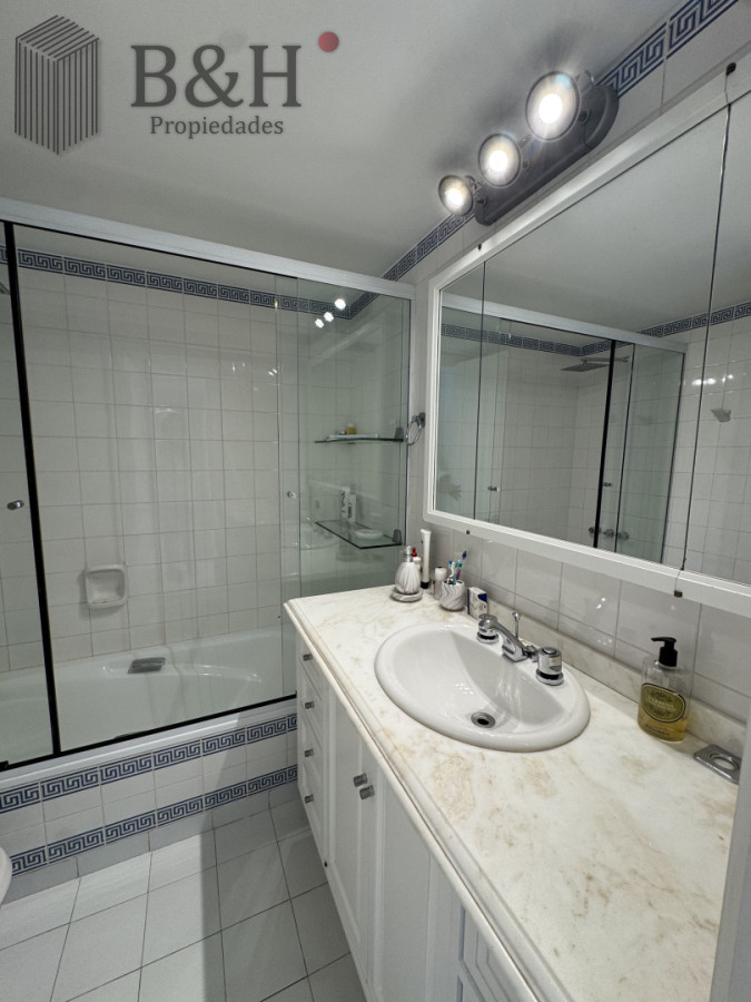 Apartamento ID.1597 - Apartamento en alquiler temporal, de 3 dormitorios. en zona brava!