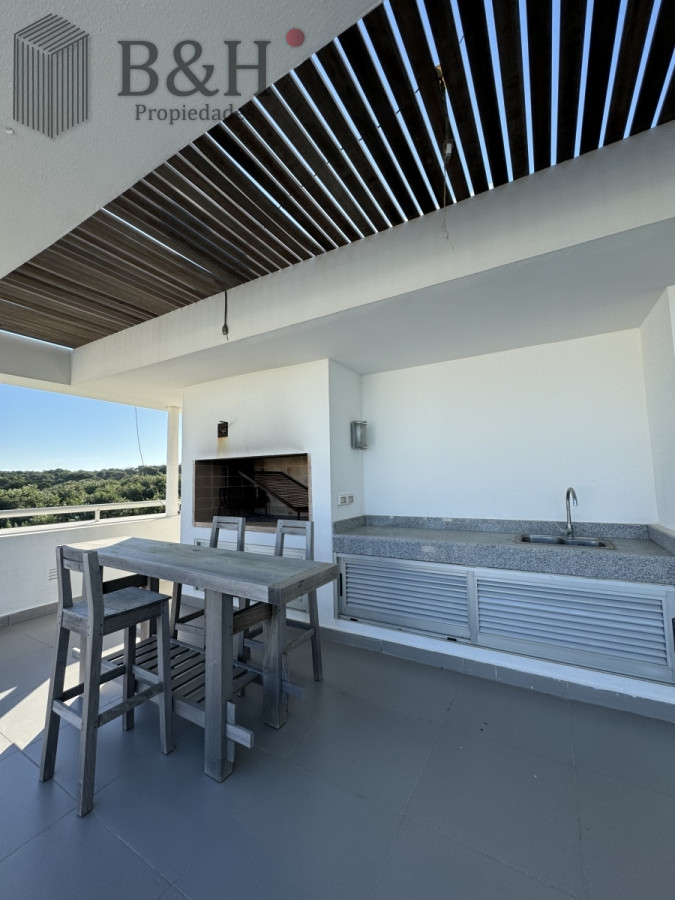 Apartamento ID.3573 - Penthouse en venta, de 3 dormitorios en suite, en playa brava, primera linea