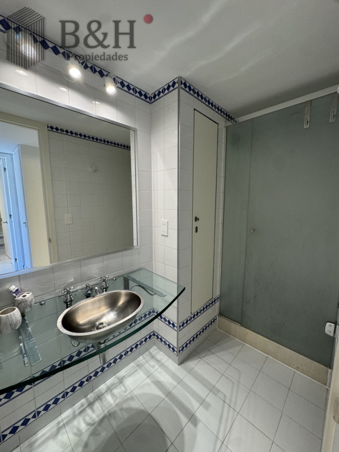 Apartamento ID.1597 - Apartamento en alquiler temporal, de 3 dormitorios. en zona brava!