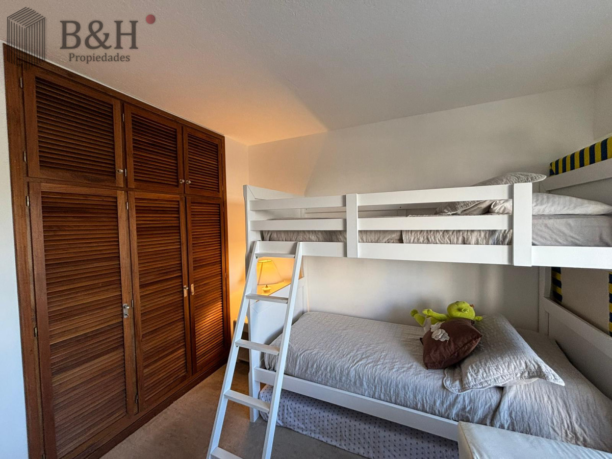Apartamento ID.6249 - Apartamento en alquiler temporal, de 3 dormitorios, en playa mansa.
