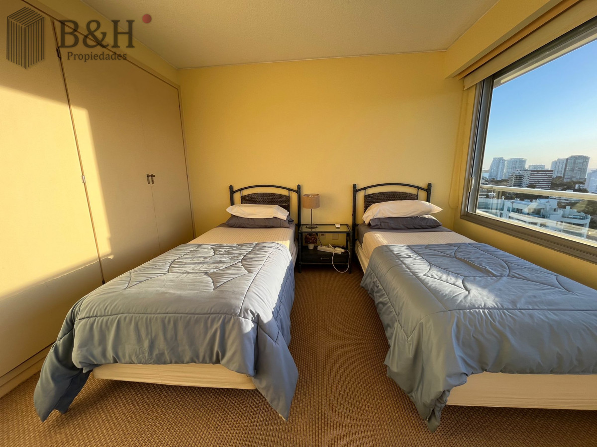 Apartamento ID.685 - Apartamento en venta playa brava - piso alto en Tiburon II
