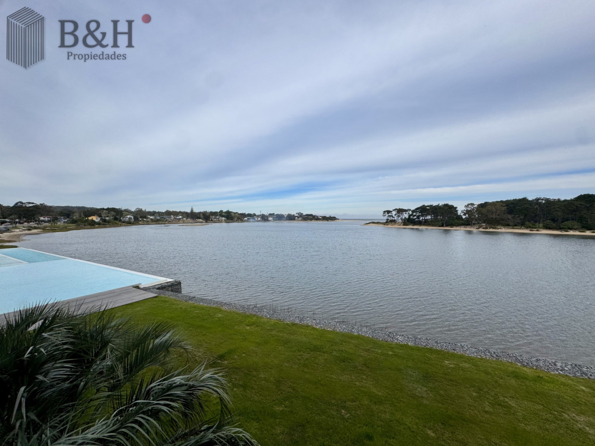 Apartamento ID.3647 - Apartamento en venta de 3 dormitorios en La Barra