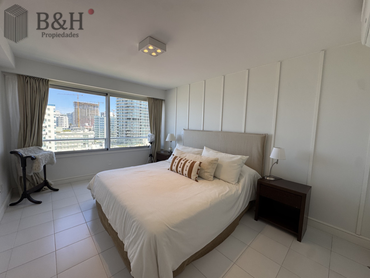Apartamento ID.1597 - Apartamento en alquiler temporal, de 3 dormitorios. en zona brava!