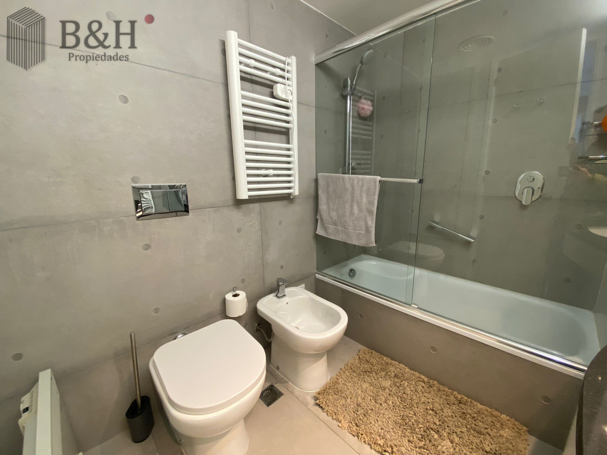 Apartamento ID.1270 - Apartamento en alquiler playa brava, frente al mar! 