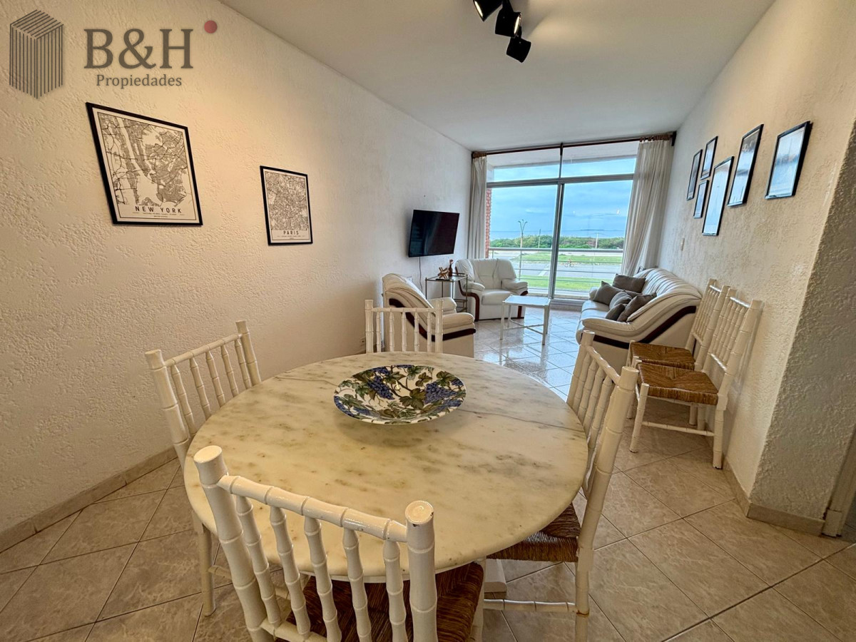 Apartamento ID.6453 - Apartamento en venta de 2 dormitorios, en playa Brava 